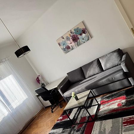 Studio Apartman Thalia 자그레브 외부 사진